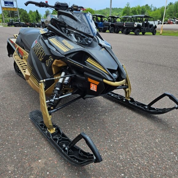 2024 Yamaha Sidewinder SRX LE EPS