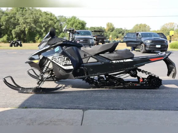 2017 Ski-Doo Snowmobile Renegade Adrenaline 850 E-TEC - Image 5