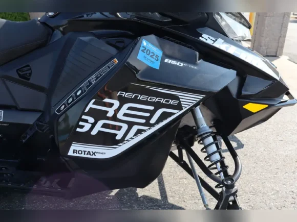 2017 Ski-Doo Snowmobile Renegade Adrenaline 850 E-TEC - Image 8