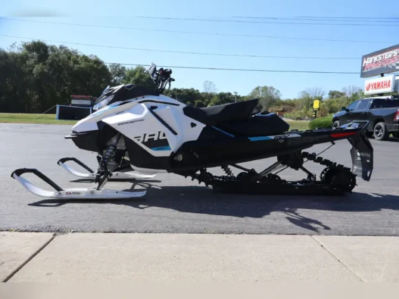 2019 Ski-Doo Snowmobile Backcountry 850 E-Tec - Image 2