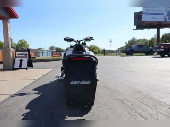 2019 Ski-Doo Snowmobile Backcountry 850 E-Tec - Image 3