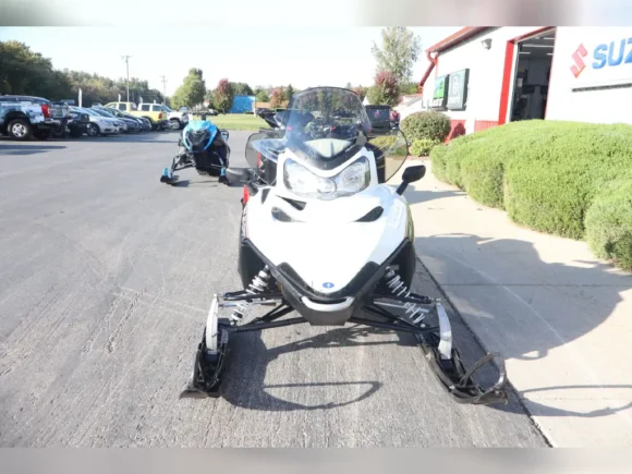 2012 Polaris Snowmobile 600 IQ Shift ES - Image 8