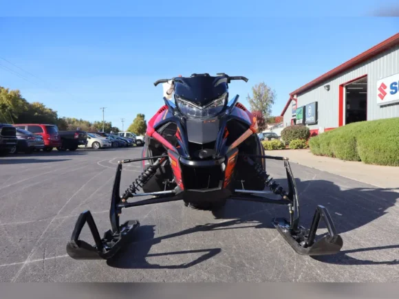 2025 Yamaha Snowmobile Sidewinder L-TX SE - Image 2