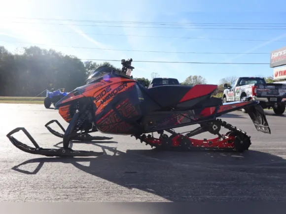 2025 Yamaha Snowmobile Sidewinder L-TX SE - Image 4