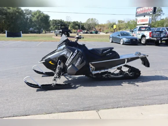 2018 Polaris Snowmobile 800 Switchback Assault 144 ES 2.0 - Image 3