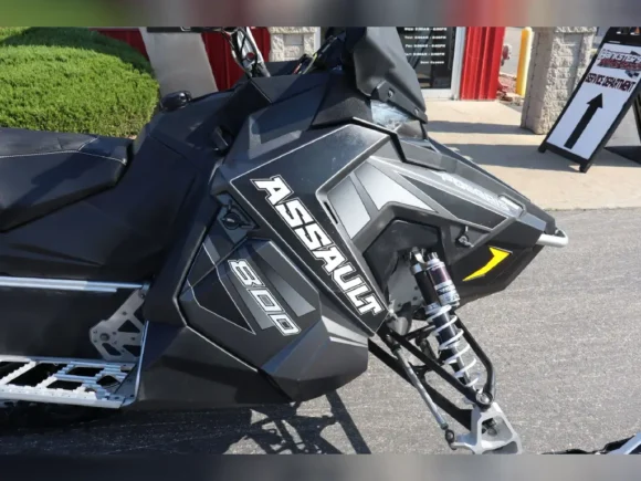 2018 Polaris Snowmobile 800 Switchback Assault 144 ES 2.0 - Image 6