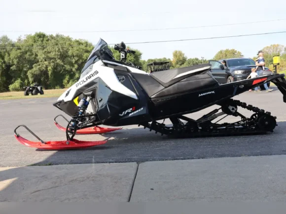 2021 Polaris Snowmobile 850 Indy VR1 137 SC - Image 4