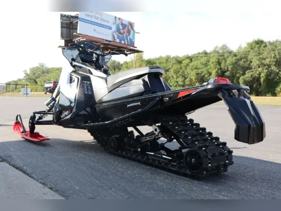 2021 Polaris Snowmobile 850 Indy VR1 137 SC - Image 5