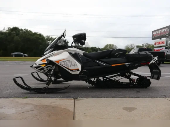 2018 Ski-Doo Snowmobile Renegade Adrenaline 850 E-TEC - Image 4