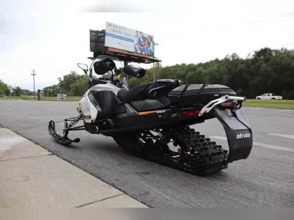 2018 Ski-Doo Snowmobile Renegade Adrenaline 850 E-TEC - Image 5