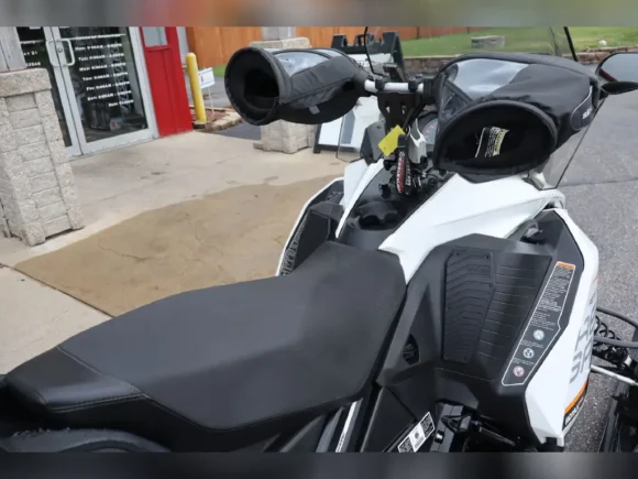 2018 Ski-Doo Snowmobile Renegade Adrenaline 850 E-TEC - Image 8