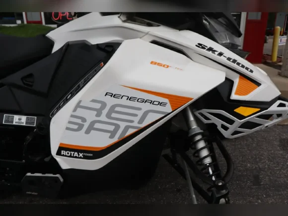 2018 Ski-Doo Snowmobile Renegade Adrenaline 850 E-TEC - Image 9